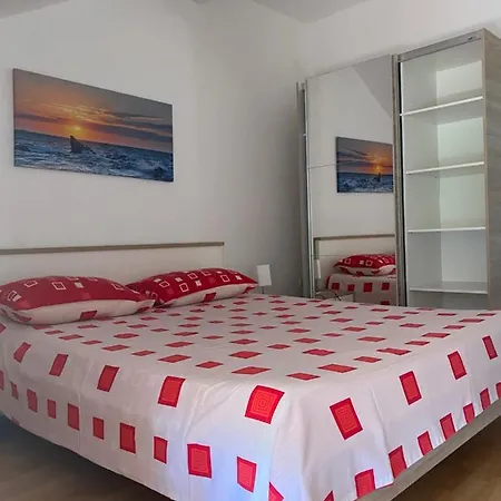 Apartment Nina *